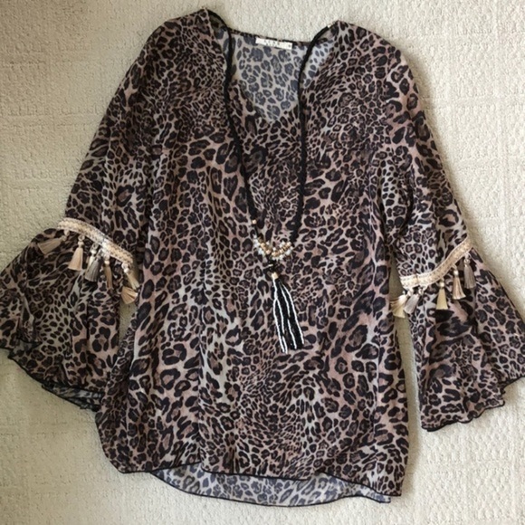 Luxe Moda animal print flowing bell sleve long top - Picture 4 of 8